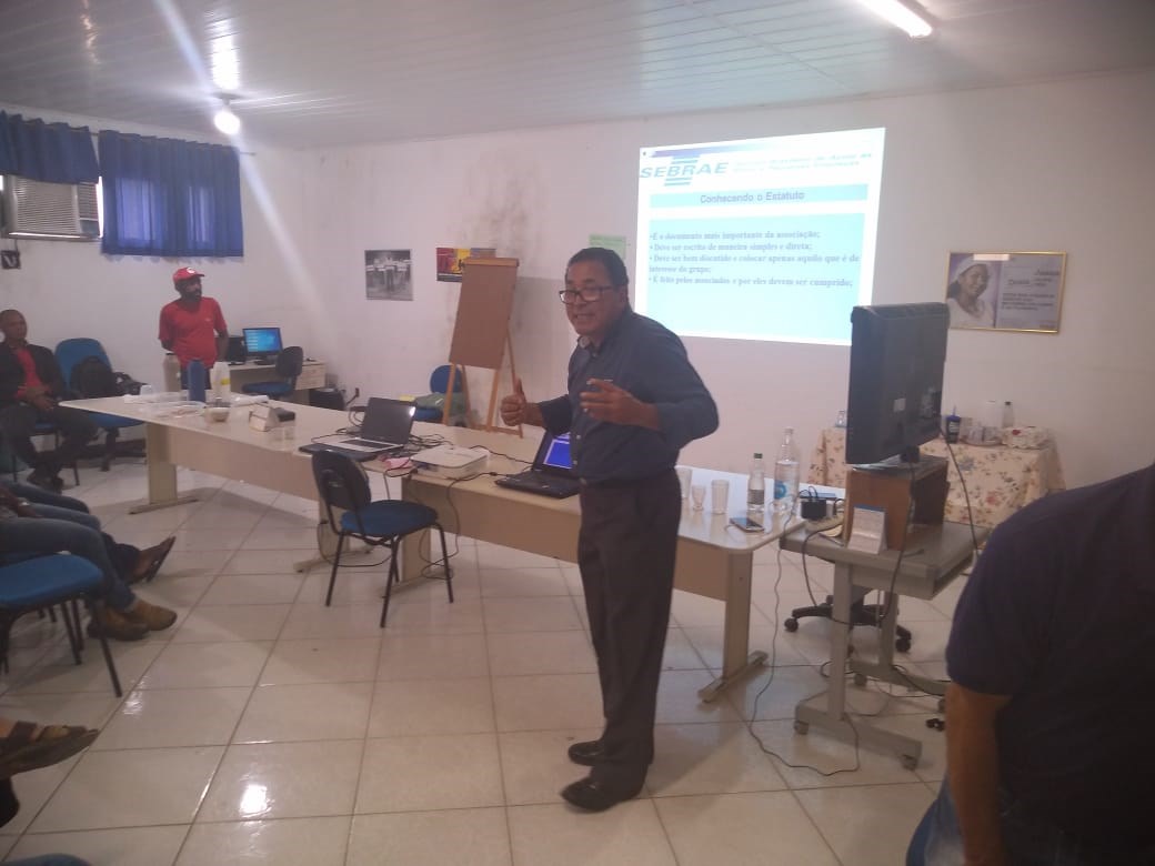 Camacã: Sala do Empreendedor promoveu capacitação em Associativismo e Cooperativismo.


